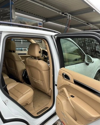 Porsche Cayenne cena 229000 przebieg: 175000, rok produkcji 2017 z Gdańsk małe 781